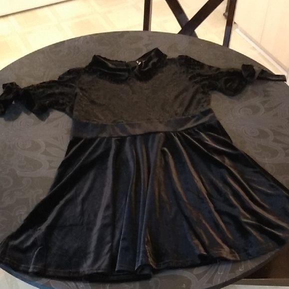 Killstar Elegant Black Velvet Dress - Picture 4 of 8